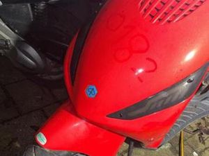 ZIP 2TAKT 50CC (TERUIL TEGEN 80CC) — SCOOTERS | PIAGGIO — MARKTPLAATS
