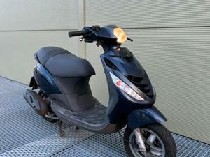 NETTE PIAGGIO ZIP - NIEUWE SP-KAPPEN - GEEL KENTEKEN — SCOOTERS | APRILIA — MARKTPLAATS