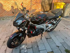 ② MOOIE APRILIA TUONO RSV1000 VAN 2008