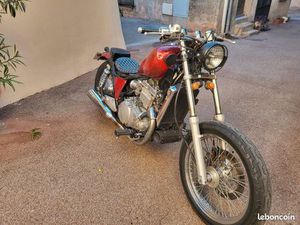 VEND 500 EN BOBBER■REFAIT À NEUF ■PEINTURE/ RÉVISION/ PNEUS / SELLE / FREIN / FILTRE A AIR / EXT .... NEUFS■CARTE GRISE À JOUR ■TRÈS PEU DE KM■CT OK ■PLUS INFO 