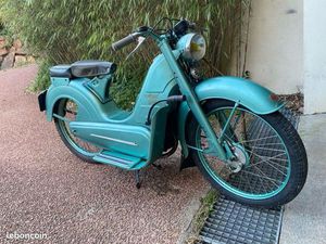 MONET GOYON STARLETT