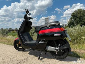 MOTO NIU NGT - ELECTRIQUE JUSQU'À 70KM/H