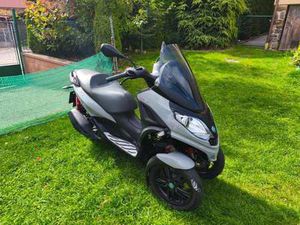 PIAGGIO MP3 300I.E. LT SPORT HPE (2020) TOP STAV, PO SERVISU AKCE