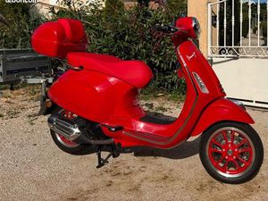VESPA 125 PRIMAVERA RED