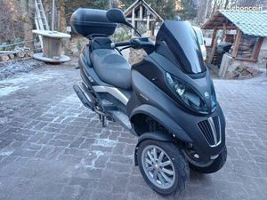 PIAGGIO MP3 400
