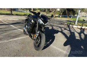 TRIUMPH STREET TRIPLE - 2025