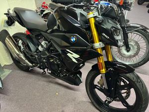 BMW G 310 R NAKED PETROL MANUAL EURO 5 (34 PS) 313 CC