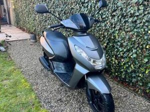 PEUGEOT KISBEE UIT 2020 - GRIJS — SCOOTERS | PEUGEOT — MARKTPLAATS