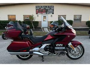 2023 HONDA GOLD WING TOUR 2096 MILES 7-SPEED DCT TRANSMISSION LIKE NEW
