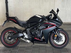 HONDA CBR 650R 2025 VOLLAUSSTATTUNG A2 DROSSELUNG MÖGL