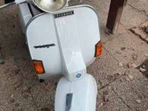 VESPA P200E