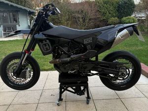 HUSQVARNA 701 SUPERMOTO