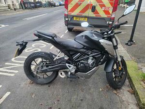 HONDA CB125R NAKED PETROL MANUAL EURO 4 (14 PS) 125 CC