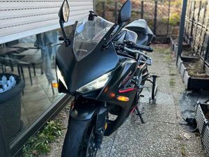 HONDA CBR650R