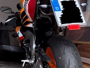 HONDA FIREBLADE CBR 1000 RR REPSOL LIMITED 666 VON 999