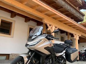 ② HONDA NT 1100 2025