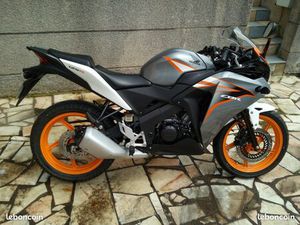 MAGNIFIQUE HONDA 125R CBR BICOLORE TRÈS RARE