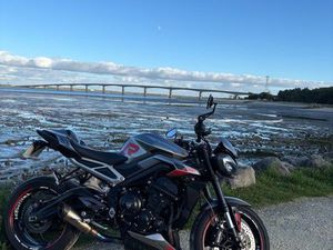 TRIUMPH STREET TRIPLE R