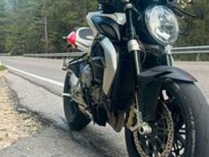 MV AGUSTA BRUTALE 675