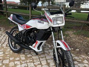 YAMAHA RZ 50 CARCAVELOS E PAREDE
