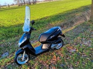 PEUGEOT KISBEE SCOOTER BLAUWE KENTEKEN — SCOOTERS | PEUGEOT — MARKTPLAATS