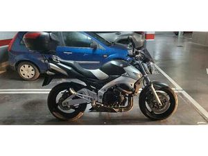SUZUKI - GSR 600
