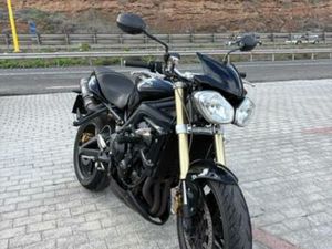 TRIUMPH - STREET TRIPLE 675