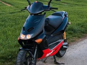 APRILIA SR50 MOTORROLLER