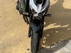 KAWASAKI Z 800