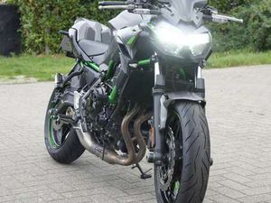 PERFORMANCE AKRAPOVIČ !