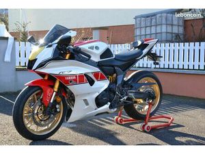 YAMAHA R7 60TH ANNIVERSARY 2022 - 781 KM - PROCHE DU NEUF