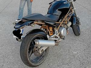 DUCATI MONSTER