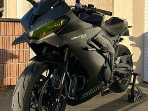 TRIUMPH DAYTONA 660 + OPTIONS