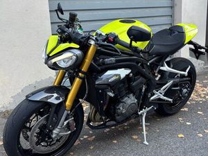 TRIUMPH SPEED TRIPLE 1200 RX