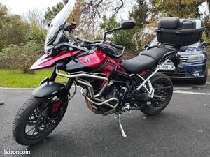 TRIUMPH GT PRO 900 CARNIVAL RED