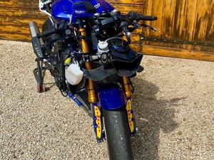 YAMAHA R6 GYTR FULL ÉQUIPÉE SUPERSPORT