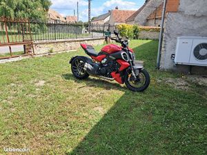 DUCATI DIAVEL V4