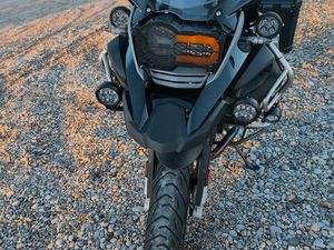 BMW 1200 GS ADVENTURE 14500 KM , TOP CASE , VALISES ECT...