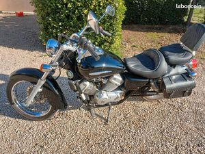 VEND MOTO SHADOW 125CM3 DE 2004