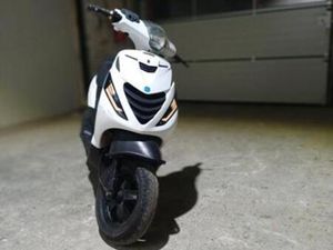 PIAGGIO ZIP 172CC / 125CC — SCOOTERS | PIAGGIO — MARKTPLAATS