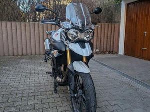 TRIUMPH TIGER 800