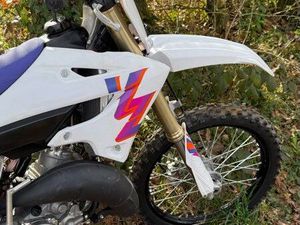 125 YZ 2024 50TH