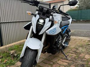 MOTO GSX-8S BLANCHE RABAISSÉE - 2023 - 2050KM
