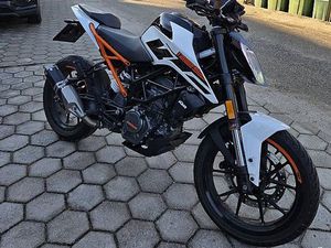 KTM DUKE 125