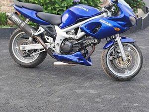 MOTO SUZUKI SV 650