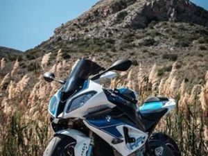BMW - S1000RR