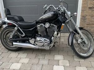SUZUKI INTRUDER 1400 CC EXCELLENT CONDITION