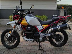 MOTO GUZZI V 85 TT EVOCATIVE GRAPHICS GIALLO