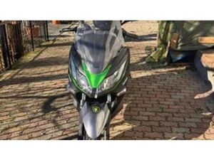 J 300 SE (2017 - 18)