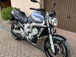 YAMAHA FZ6